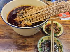 -拈签一笑黄牛肉辣卤串串