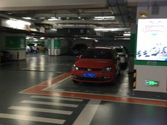 -龙湖虹桥天街-停车场