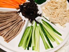 鸡丝凉米线-云海肴·汽锅鸡·云南菜(美罗城店)