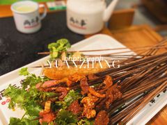 -两三事小郡肝串串香火锅(桂庙店)