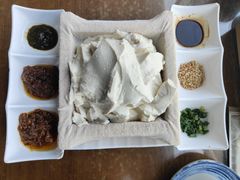 -95号酱骨·一块豆腐(展春园西路店)