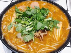 招牌炸酱酸辣米线-肥汁米蘭香港米线(长宁来福士店)