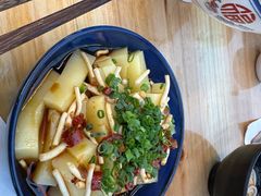 -小椒羊.羊肉粉 龙虾 羊肉串(新地旗舰店)