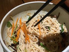 鸡丝凉米线-云海肴·汽锅鸡·云南菜(天山百盛优客店)