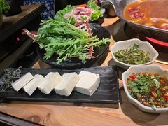 -湊湊火锅·茶憩(杭州湖滨银泰in77店)
