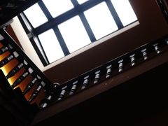 -Nathalie Djurberg与Hans Berg“牛皮纸包裹的月亮”-Prada荣宅当季展览