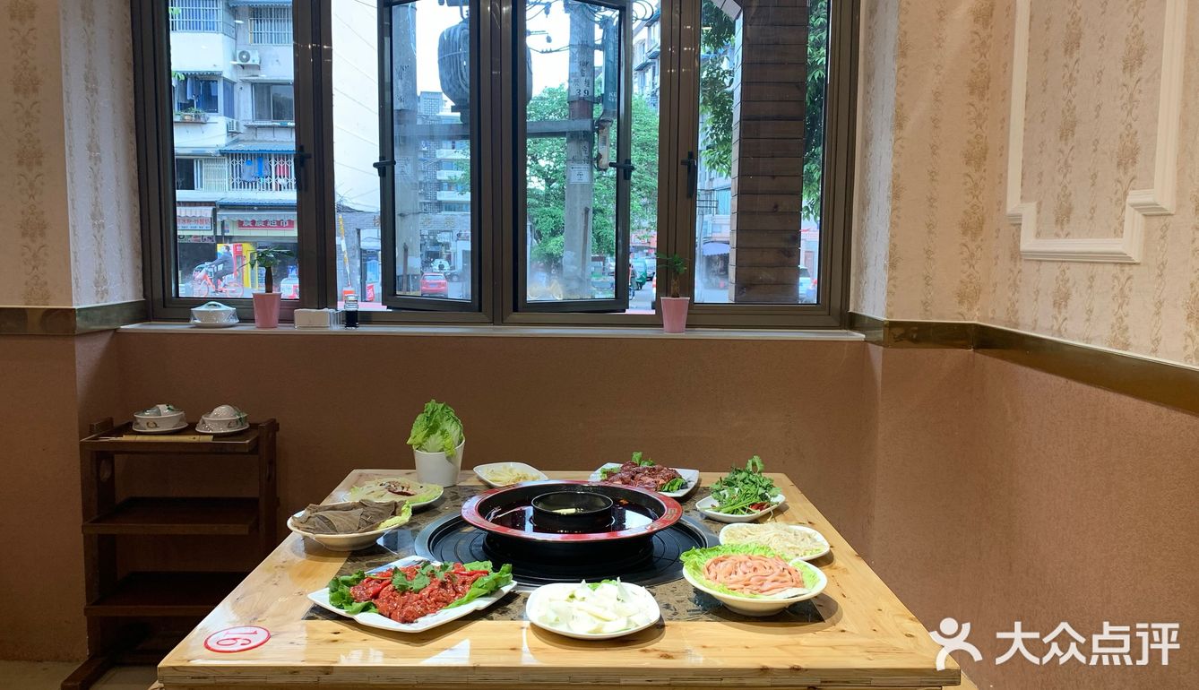 有炒饭有粥，装修也很不错