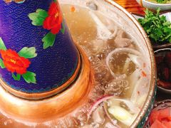景泰蓝铜锅-毛辣果·贵州红酸汤牛肉火锅(西单店)