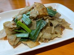 腊肉炒豆丝-莲餐厅·湖北菜·潜江小龙虾店(愚园路店)