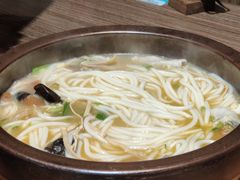 -良米山·云南野生菌过桥米线(上海首店)
