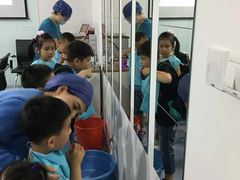 刷牙4-岳辰齿科(浦东长泰店)