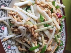 鲜笋炒肉丝-农家土菜老煨锅(木鱼镇店)