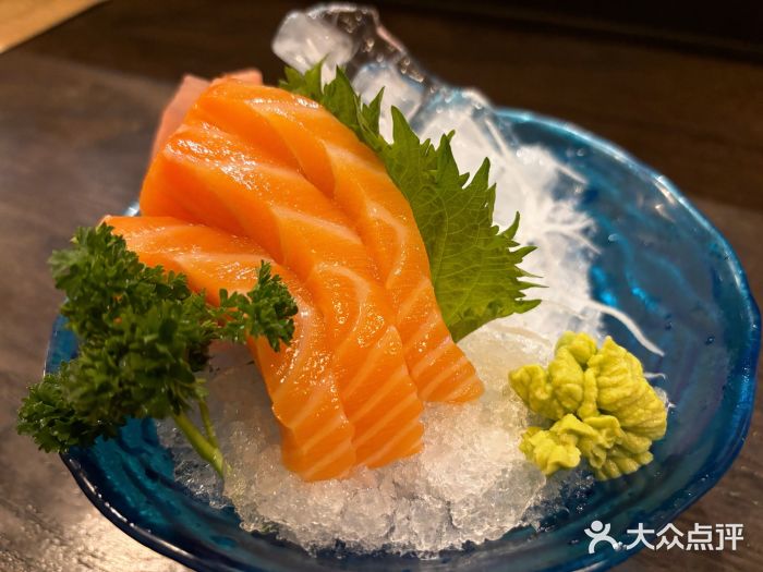 哥哥の深夜食堂(永乐汇亲子购物运动中心店)三文鱼刺身图片