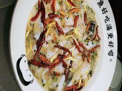 -江渔儿酸菜鱼·拔草餐厅(虎门君乐汇店)