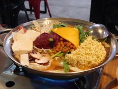 部队火锅-富乐满韩国正宗炸鸡韩国料理(虹泉路店)