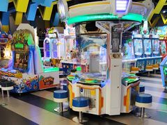 -反斗乐园π·电玩·高空拓展·蹦床(龙华天虹店)