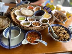 -包整·丝娃娃(一览甲秀楼风景店)