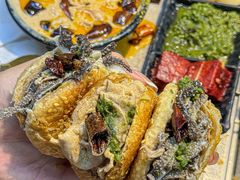 -洞庭洲·防空洞火锅·铜锅涮肉·烧烤(新百广场店)