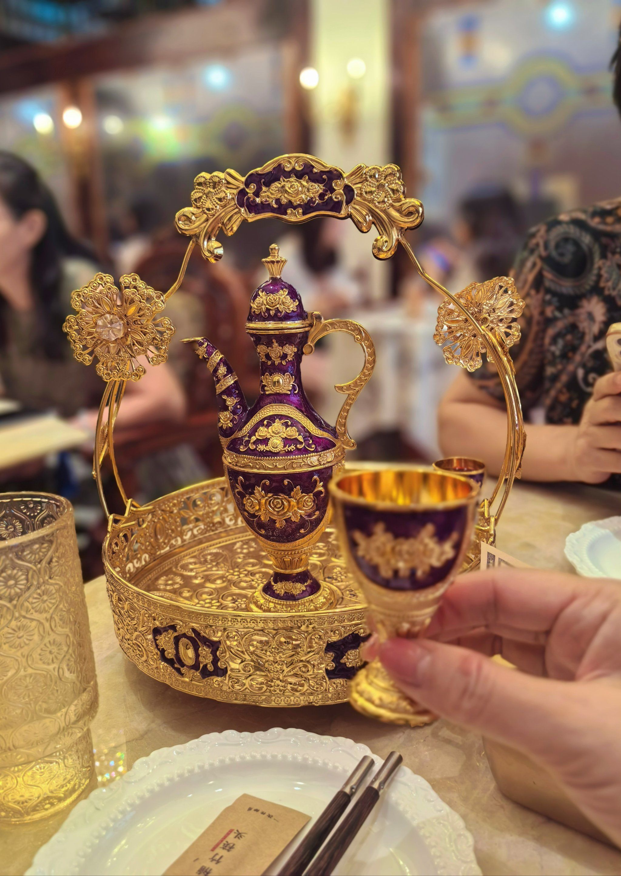 第一眼,有一种赵丽蓉老师宫廷玉液酒的即视感