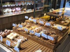 -顶东面包花园·生日蛋糕(世博店)