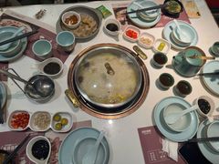 -洪氏嗨捞·猪肚鸡火锅(阳光天地店)
