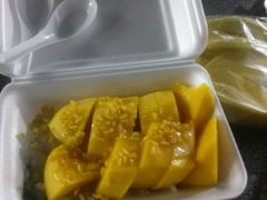 -芒果糯米饭摊子