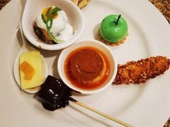 -怡咖啡海鲜自助餐厅(浦东香格里拉店)