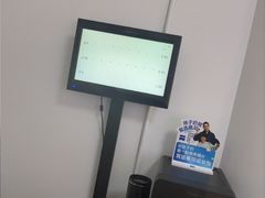 -天空之镜眼镜店蔡司依视路配镜授权零售店(望京颐堤港店)