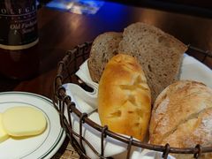 餐前面包-Wolfgang’s Steakhouse 沃夫冈牛排馆(上海白玉兰广场店)