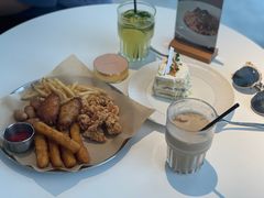 -洪小鹏生活美学馆(领SHOW天地店)