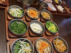 -银米·云南传统过桥米线(双廊黑金冠店)