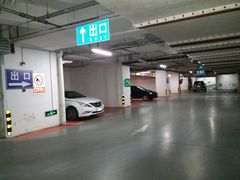 -苏宁电器广场·停车场