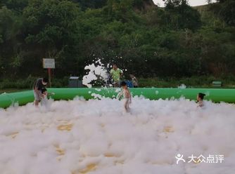 玩彩虹泡泡趴，一定非常有趣呢