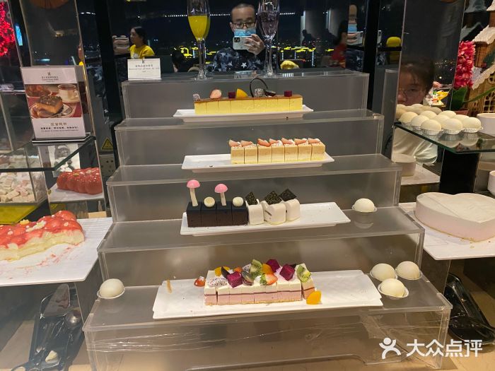 荣誉国际酒店-云顶旋转餐厅图片