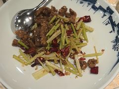 芹菜酥牛肉-杭州香格里拉·香宫中餐厅