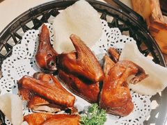 秘制脆皮乳鸽-避风塘(宝山万达店)