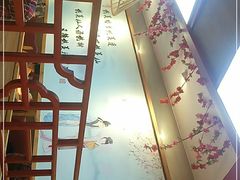 -思博半步颠小酒馆(梦时代店)