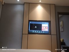 -潮漫酒店(北京通州环球度假区临河里地铁站店)