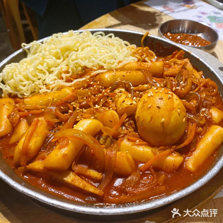 滋滋滋～打卡正宗韩料姜虎东烤肉