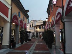 -佛罗伦萨小镇广佛名品奥特莱斯(疏港路店)