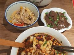 -麻婆婆白家肥肠粉(海岸城店)