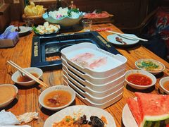 -老牌坊云南鱼豆花火锅(爱建店)
