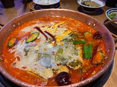 -洱火云南酸菜牛肉火锅(石景山当代商城店)