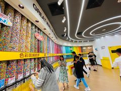 -m豆巧克力世界(上海世茂广场店)