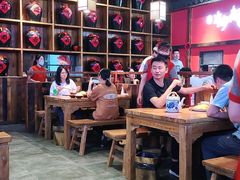 大堂-先启半步颠小酒馆(白麓里店)