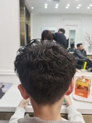 -YESIDO椰岛造型烫发染发专业店