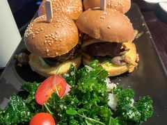 香浓蘑菇牛肉汉堡-bluefrog蓝蛙(恒隆广场店)