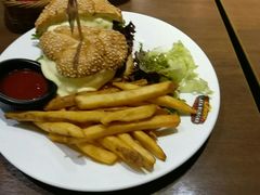 -拉亚汉堡经典餐厅(商城路店)