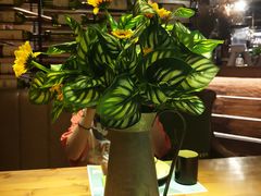 -临界音乐酒馆·小龙虾·江湖菜(华熙LIVE·鱼洞店)