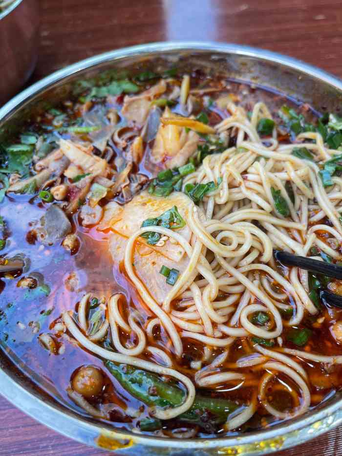 叼嘴巴儿重庆粉面(石厦店)-"这家店慕名已久了每次来有章吃滑蛋牛肉饭